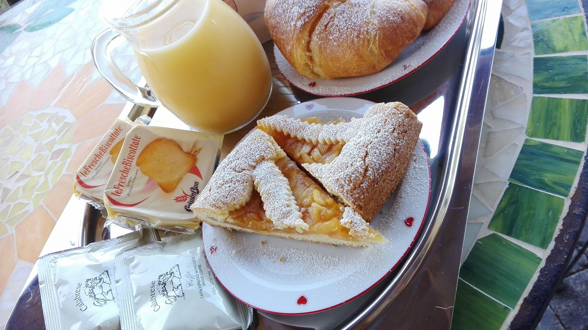 Colazione al b&b La Dolce Mela di Buonabitacolo (Sa) con crostata